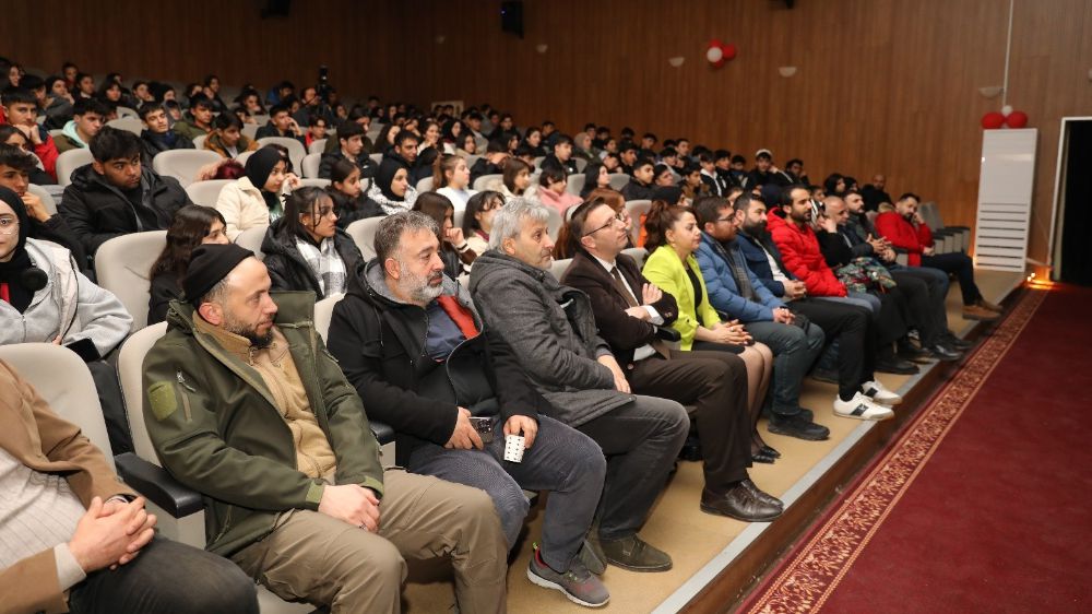 Van'da Nefes Mehmet Akif Tiyatrosu Büyük Beğeni Aldı! - Haberler 