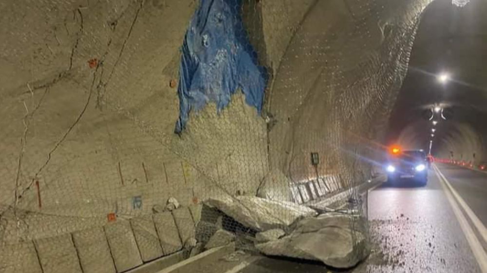 Artvin'de Tehlike Çanları Çalıyor: T14 Tüneli Çökme Riski Altında! - Haberler