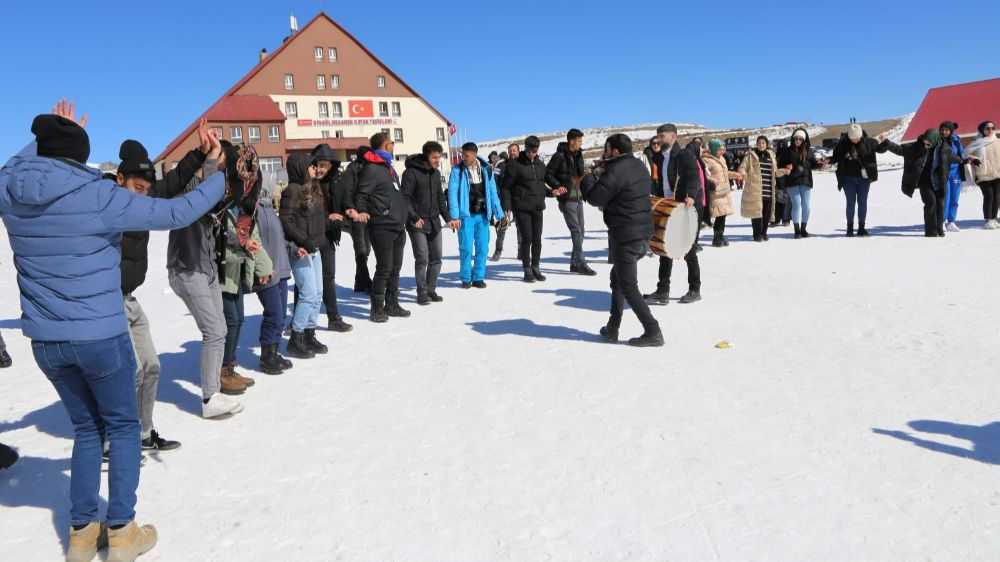 Bingöl Üniversitesi'nde 2. Hesarek Kar Festivali Coşkuyla Kutlandı! -Haberler