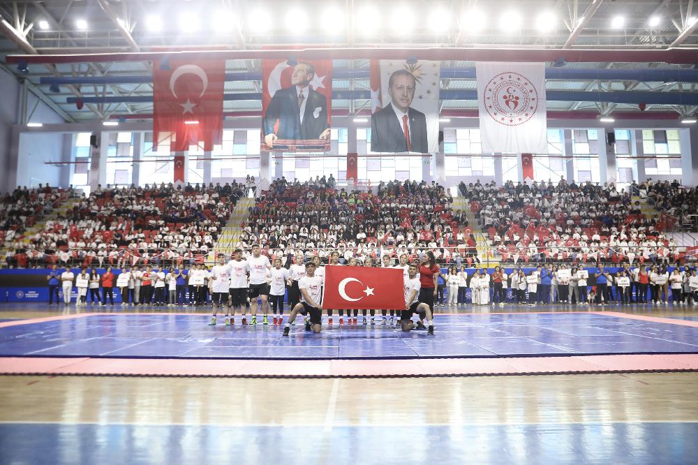 Burdur'da coşkulu 19 Mayıs kutlaması