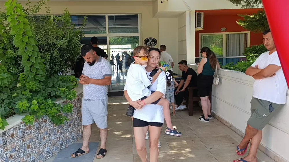 Antalya’da otelde maaş krizi Tatilciler elektriksiz ve hizmetsiz kaldı!