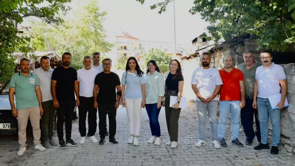 Başkan Gümüş Sahada Vatandaşın Taleplerini Tek Tek Dinledi