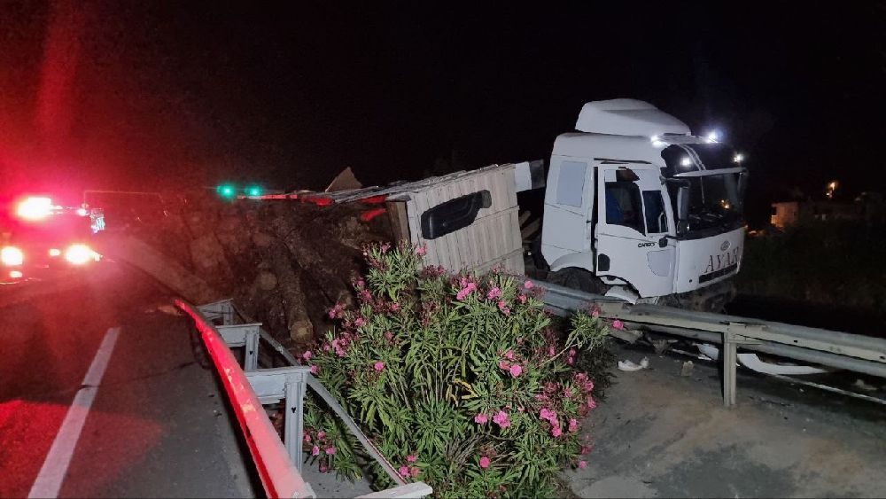 Antalya'da kaza 1 ölü savaş alanına döndü