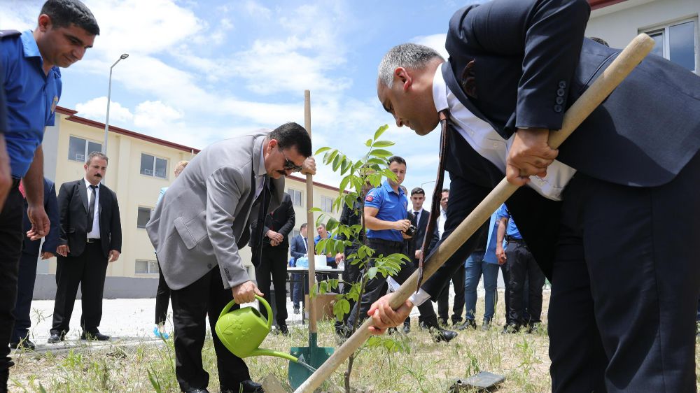 Burdur yeni cezaevi kampüsünde fidan dikim etkinliği