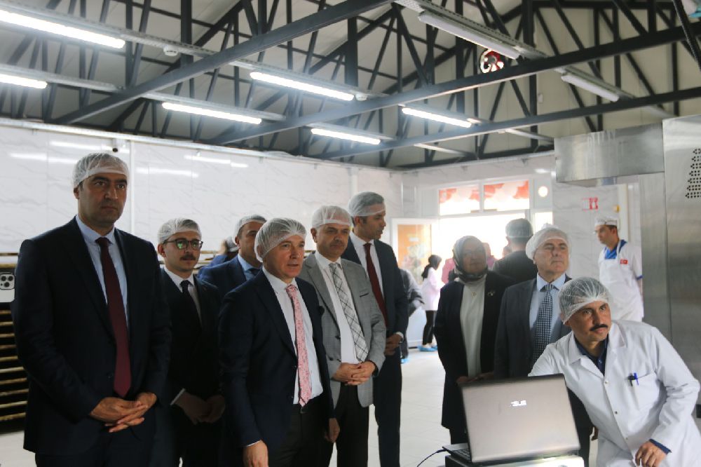 Bucak Oğuzhan MTAL'de ekmek üretim tesisi açıldı