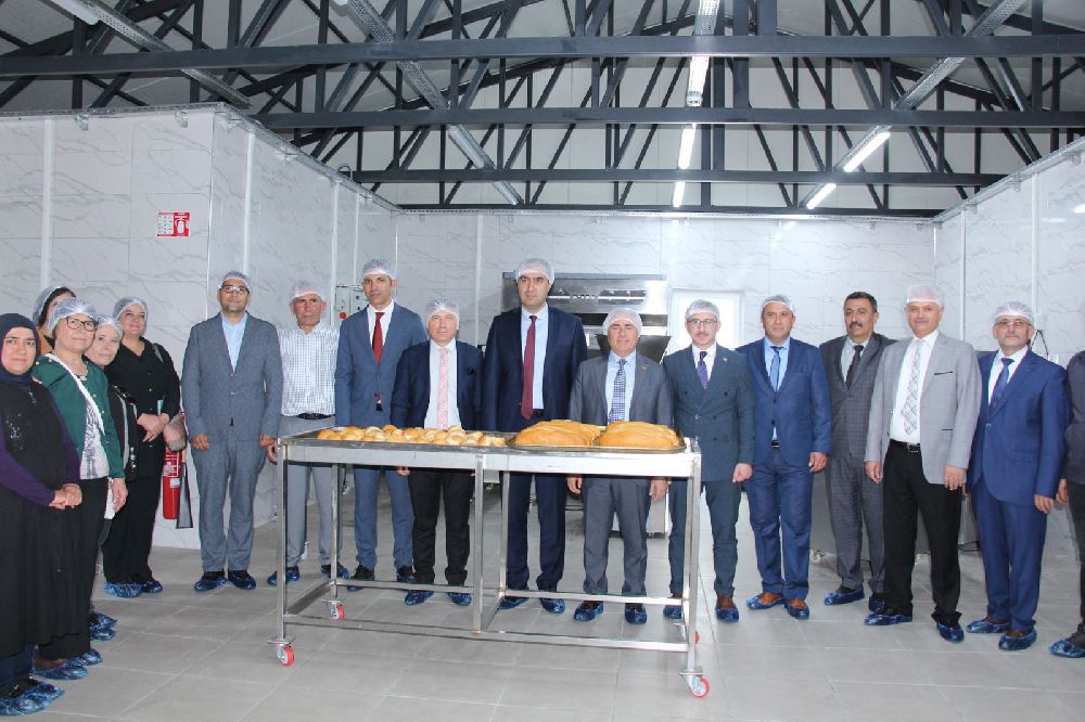 Bucak Oğuzhan MTAL'de ekmek üretim tesisi açıldı