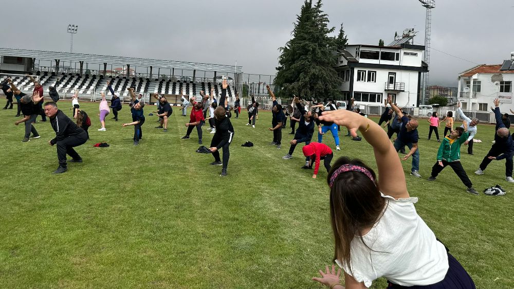 Bucak'ta Babalar gününde yoga etkinliği