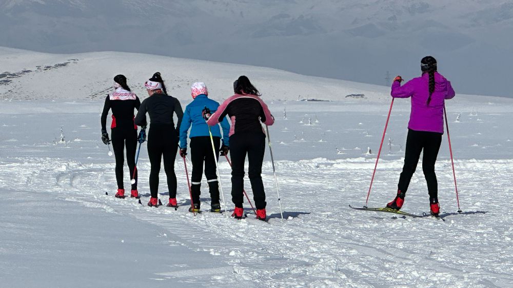 Yüksekova'da İsviçre'yi Aratan Kayak Merkezi Sporcuları Ağırlıyor