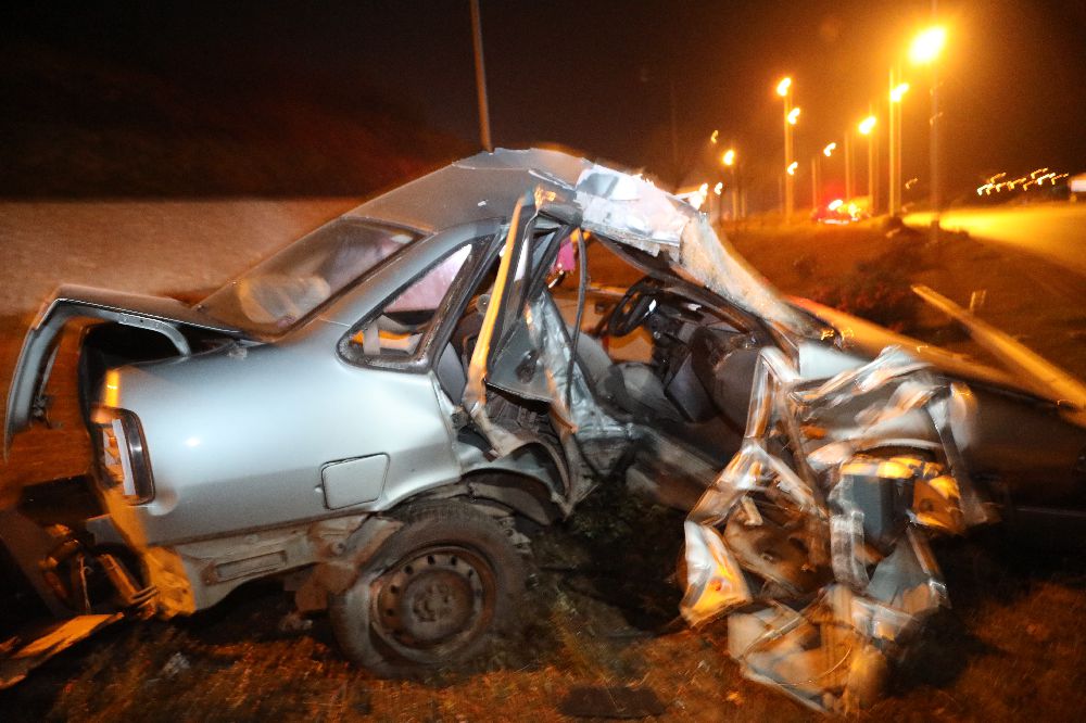 Samsun'da korkunç kaza; araç hurdaya döndü sürücü ağır yaralandı