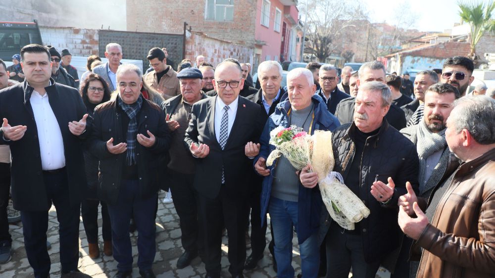 Turgutlu'da Cuma Pazarı  faaliyetlerine başladı