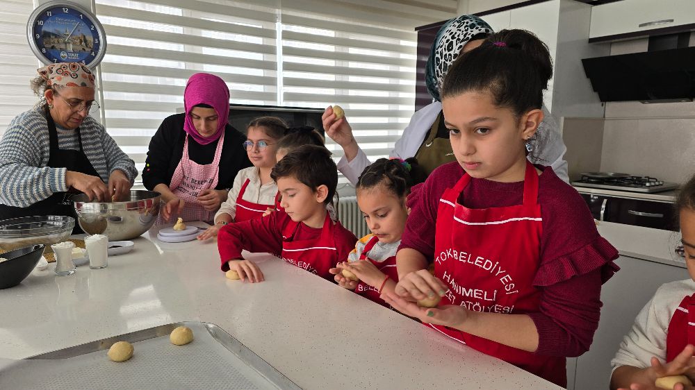 Tokat 'ta anneler ve çocukları mutfağa girdi, ortaya renkli görüntüler çıktı