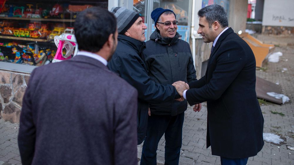 Bingöl Belediye Başkanı Erkan Arıkan esnafla birlikte 