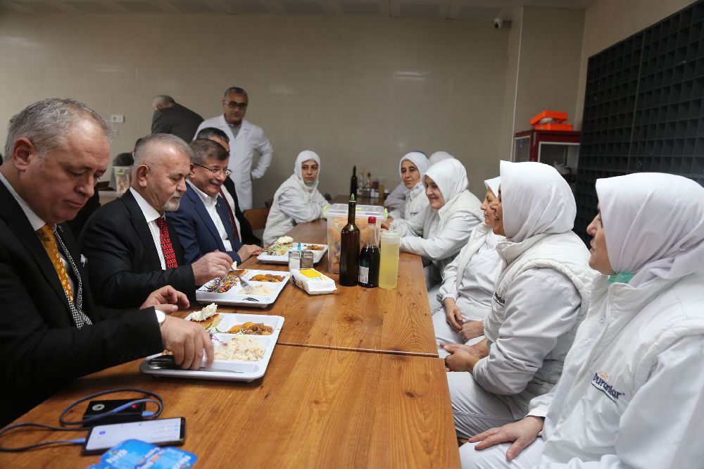 Genel Başkan Davutoğlu'nun Duranlar Süt ziyareti