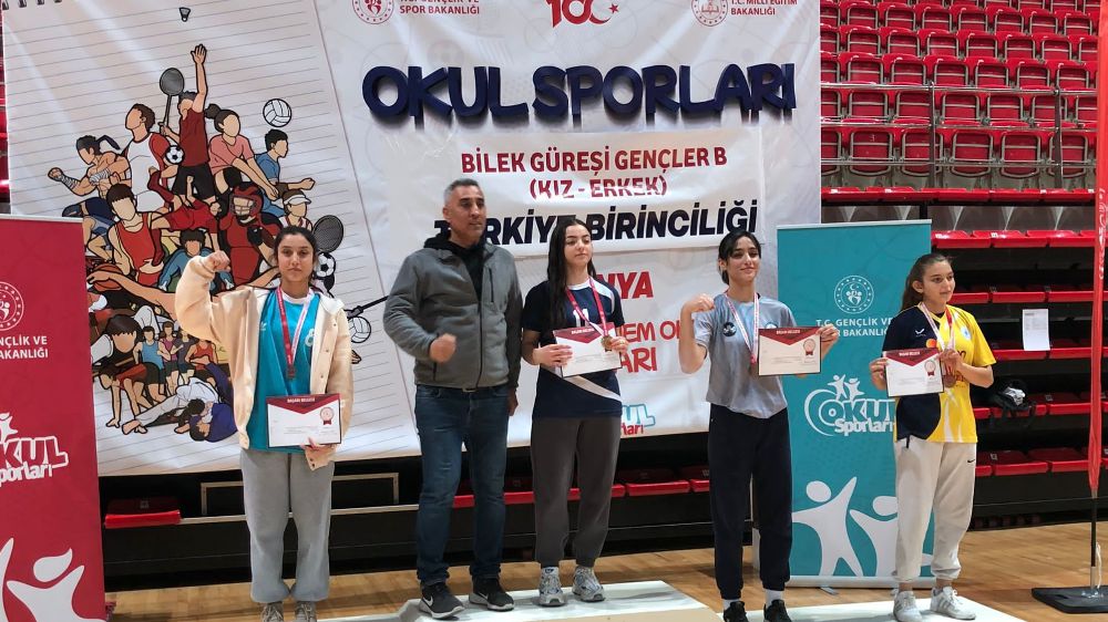  Ağrı'yı temsil eden Semiha Uğur Türkiye ikincisi oldu