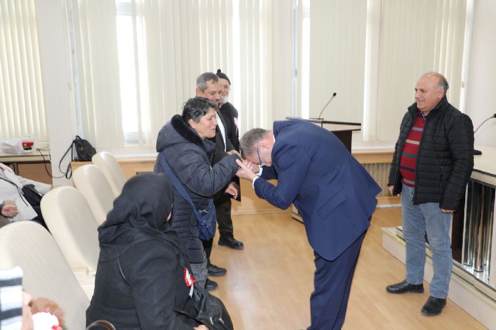 Şehit aileleri Kars Valisi Ziya Polat’a konuk oldular 