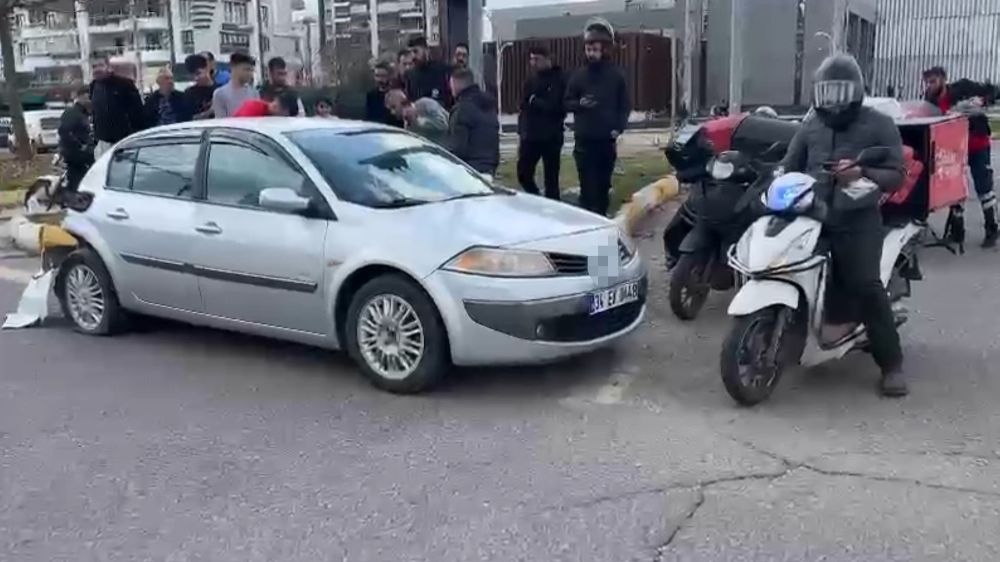 Diyarbakır'da Minibüs ve Otomobil Kazası: 2 Yaralı! -Haberler