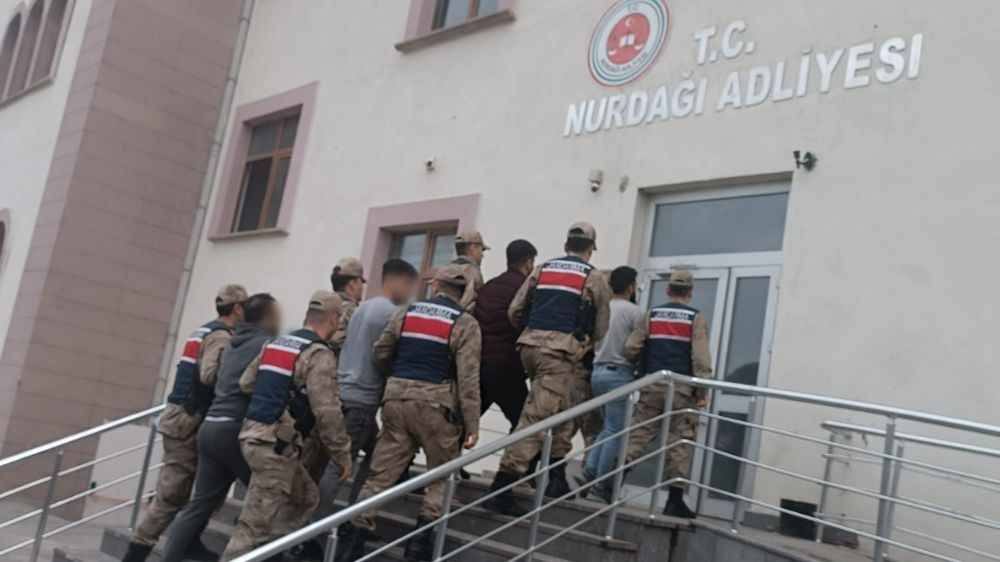 Gaziantep'te Göçmen Kaçakçılarına Operasyon: 4 Kaçakçı Tutuklandı! - Haberler 