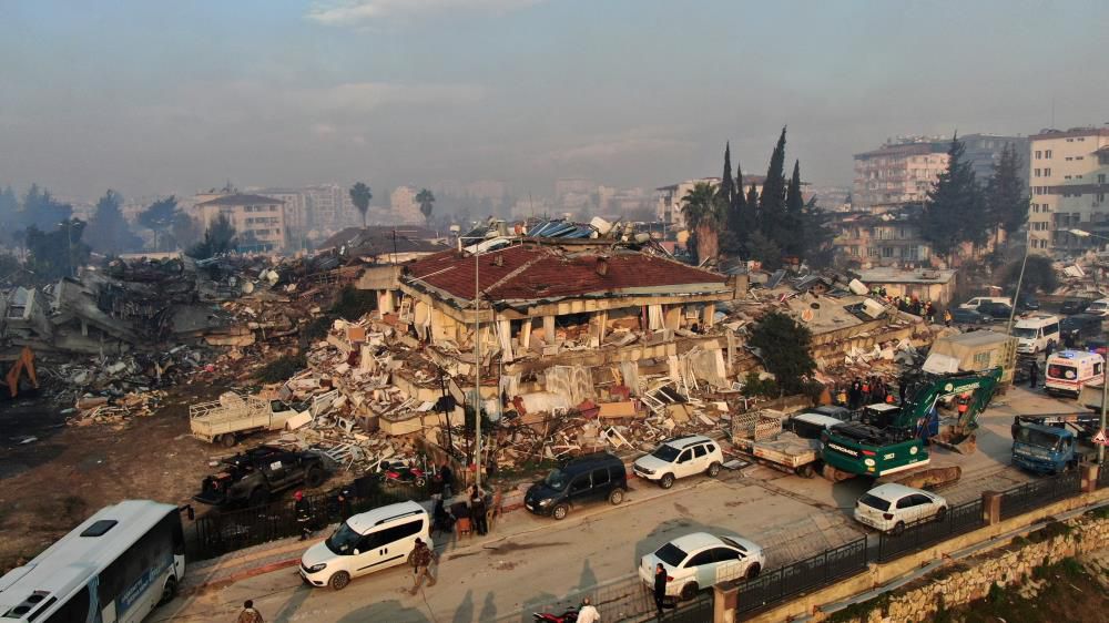 Hatay'daki enkaz yığınları dronla havadan görüntülendi