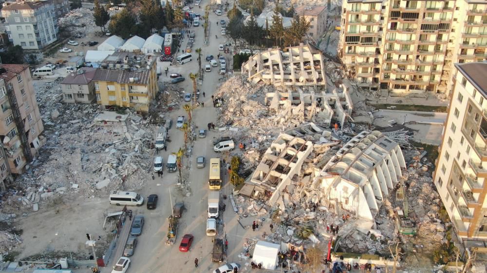 Depremin 8’inci gününde harabeye dönen Hatay'daki yıkım havadan görüntülendi
