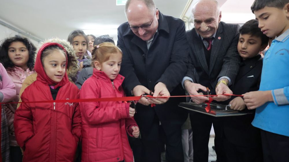 Sivas Belediyesi'nden Öğretmenler İlkokulu'na Kütüphane Hediyesi! - Haberler 