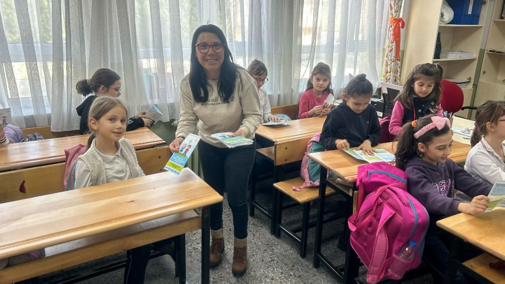 Eceabat'ta 2. Sınıf Öğrencilerine Koruyucu Ağız ve Diş Sağlığı Eğitimi -Haberler