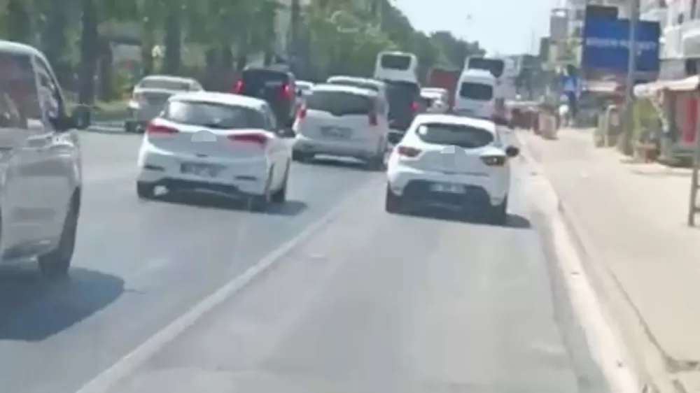 Antalya'da ambulans trafikte sıkıştı! Dakikalarca hayat mücadelesi