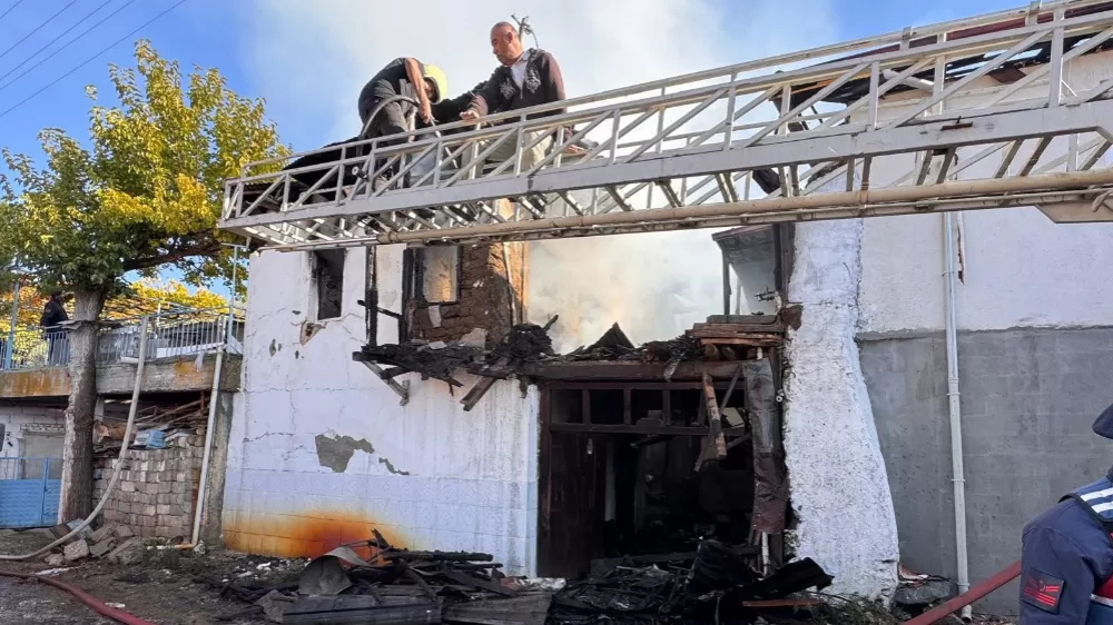 Burdur'da acı olay çıkan yangında yaşlı çift hayatını kaybetti