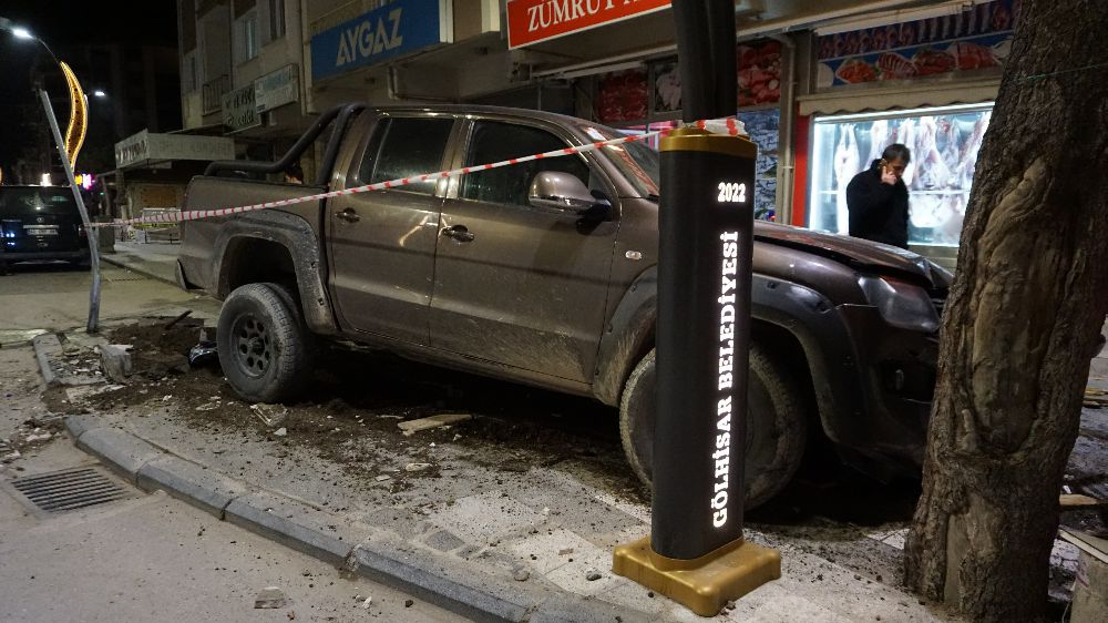 Burdur'da Alkollü Sürücünün Karıştığı Kazada 5 Kişi Yaralandı