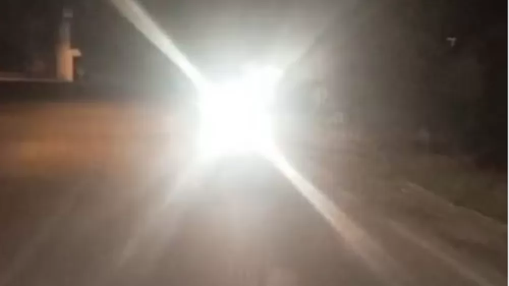 Motosiklet ile hafif ticari araç çarpıştı: 1 ölü